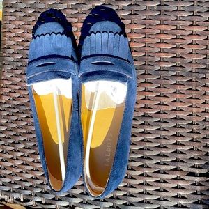 NWOT-Suede loafers